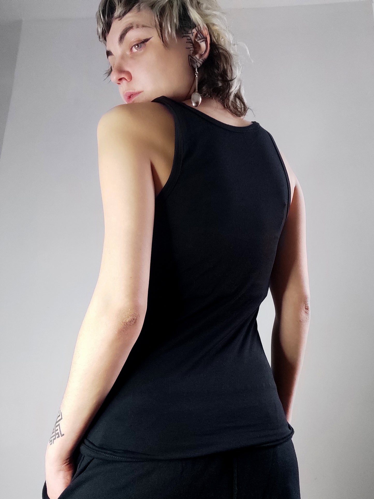 Biomechanikal hand printed and woven organic cotton tank top. Black and grey